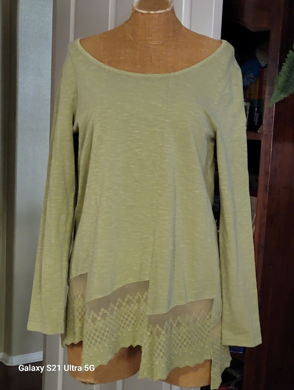 Soft Surroundings Light Green Long Sleeve Tunic with Lace Trim